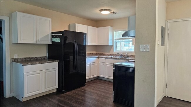 Building Photo - 3617 Dalraida Dr