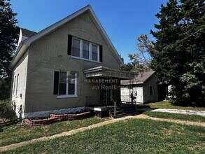 Building Photo - 1555 Salerno Dr