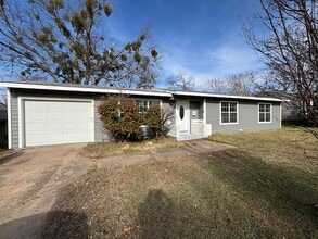 Building Photo - 164 Eisenhower Blvd