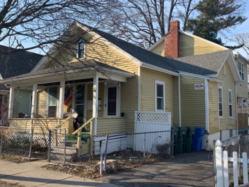 Primary Photo - 82 Sanford St