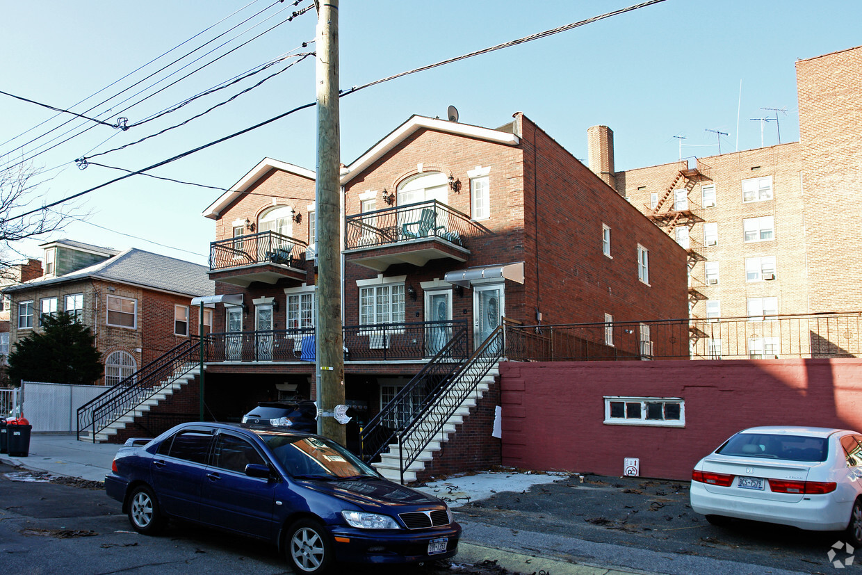 Primary Photo - 60 Bay 31st St