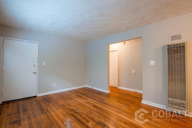 Building Photo - 1009 Greenwood Ave NE