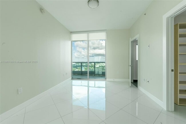 Foto del edificio - 900 Biscayne Blvd
