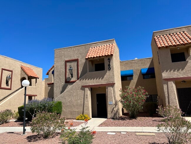 Building Photo - 4160 Sanderling Cir