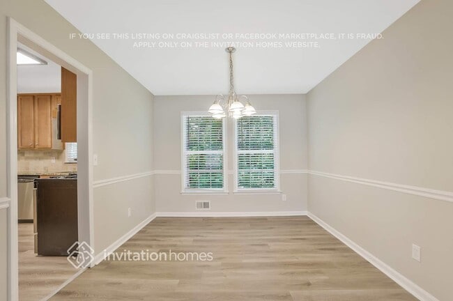 Building Photo - 2073 Kinridge Rd