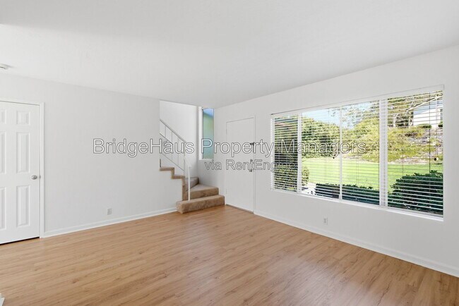 Foto del edificio - 3550 Sandpiper Pl