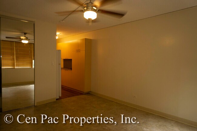 Building Photo - Studio in Waikiki, with 1 parking stall