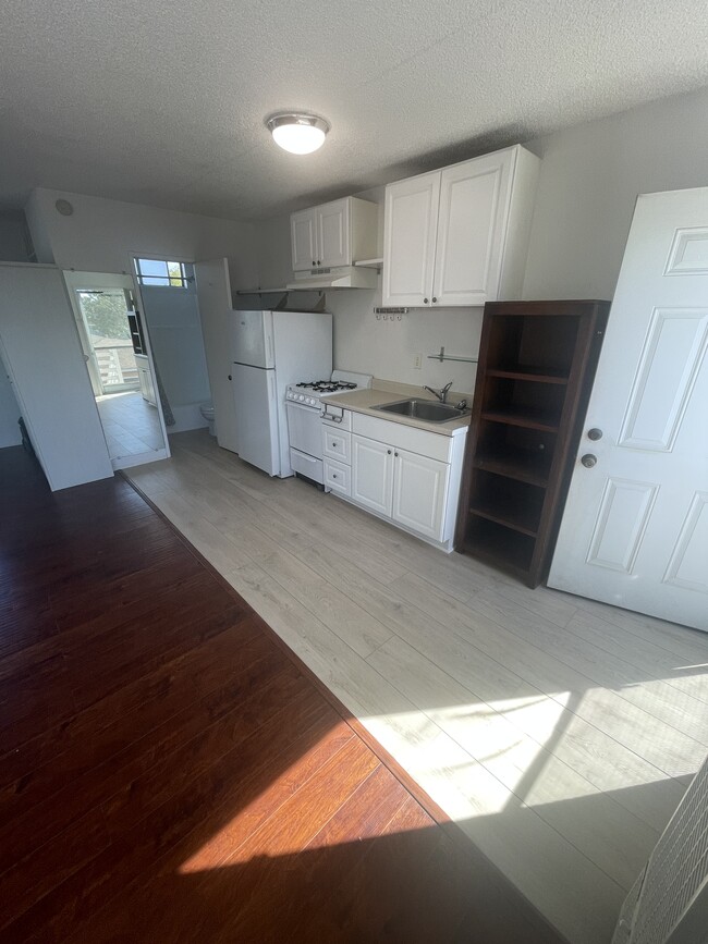 Kitchen area - 1431 16th St