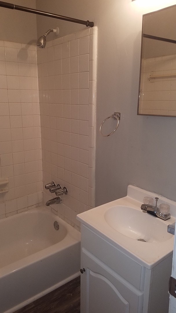 Foto del edificio - 3133 Spring Valley Dr