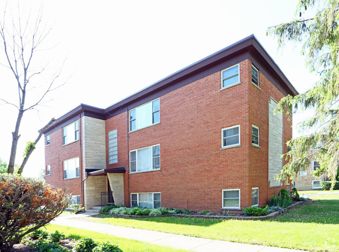 615 S Iowa Ave, Addison, IL 60101 Apartments in Addison, IL