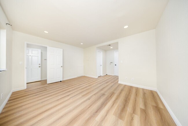 Foto del edificio - SPACIOUS 3 BED 2BATH UNIT LOCATED IN DESIRABLE MONTEREY PARK LOCATION!!