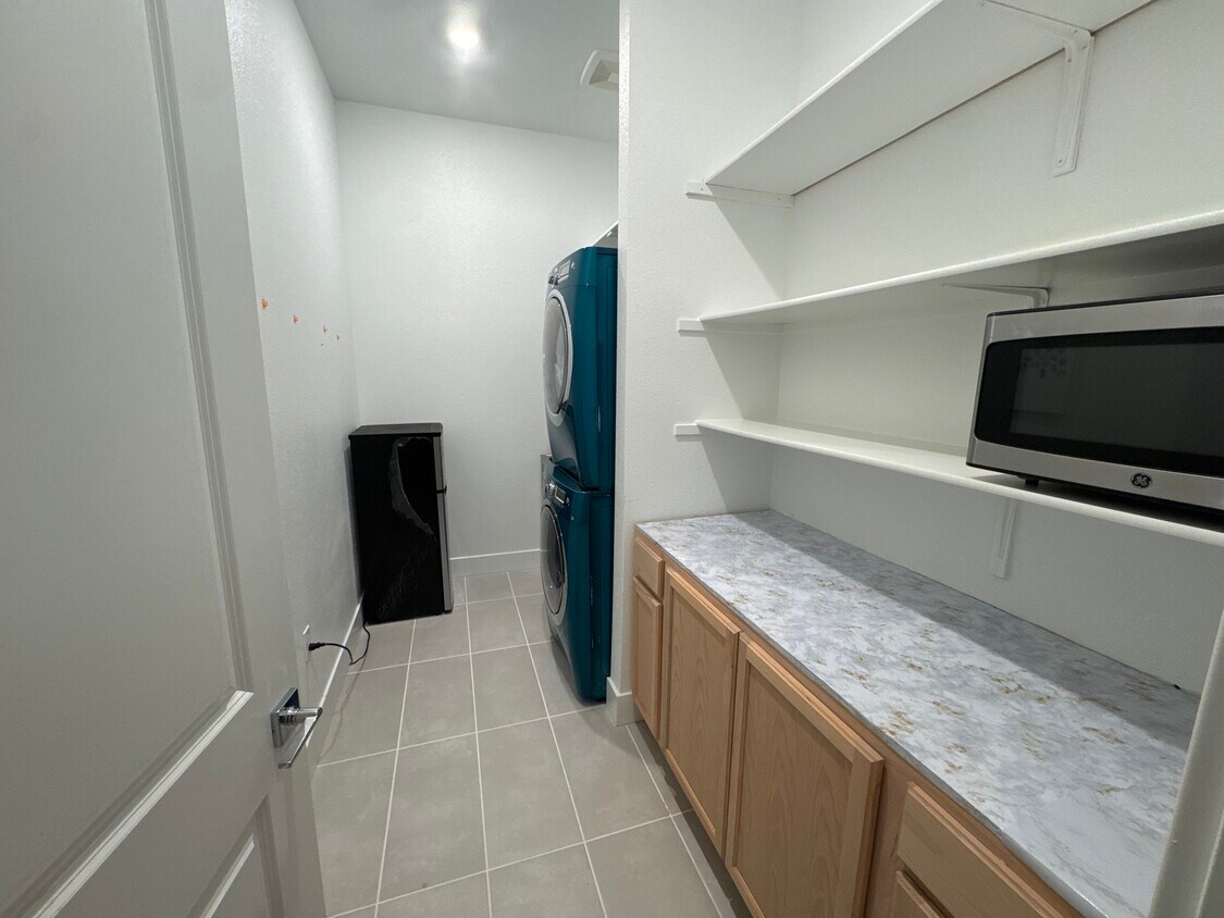 Foto del edificio - 8107 Lamplight Dr