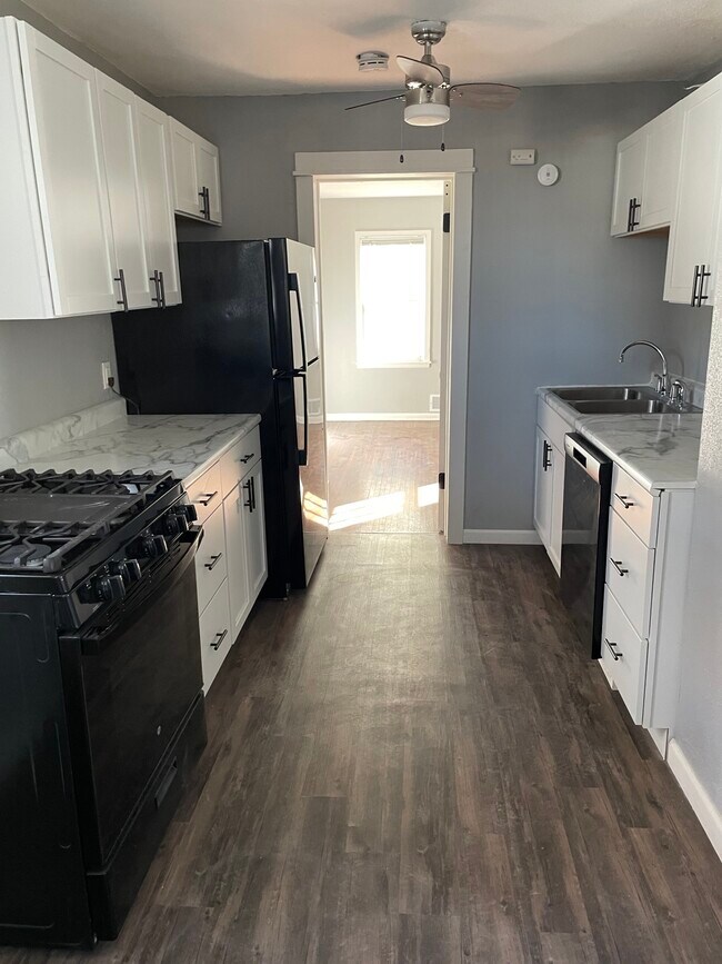 Foto del edificio - 706 E Saint Germain St