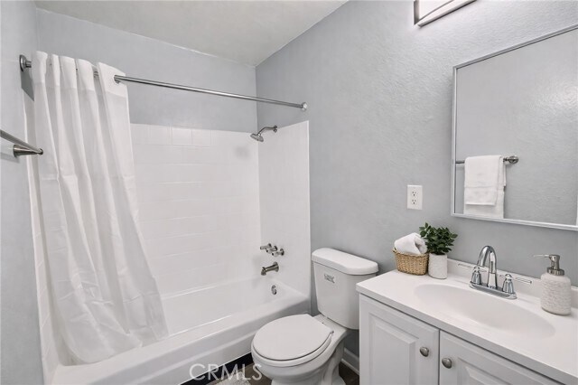 Foto del edificio - 815 N Rose Ave