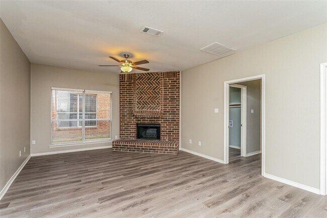 Foto del edificio - 735 Ridgemont Dr