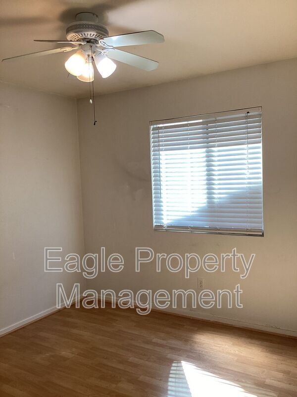 Foto del edificio - 9440 Stone Springs Dr