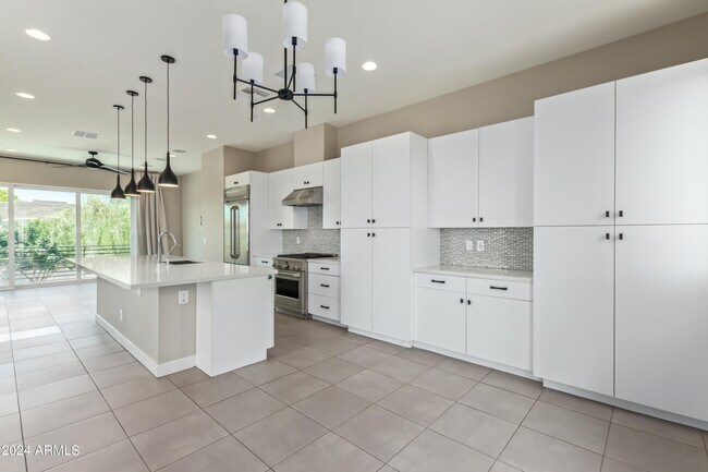 Foto del edificio - 3104 N 71st St