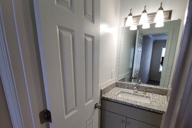 Building Photo - Lake Princess Anne Apartments