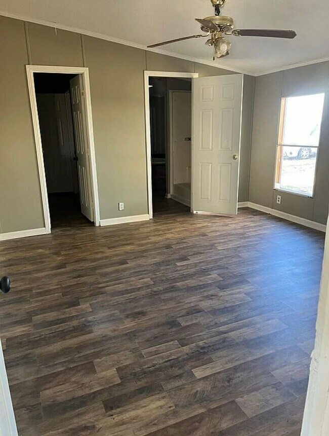 Building Photo - 3289 Bradshaw Rd