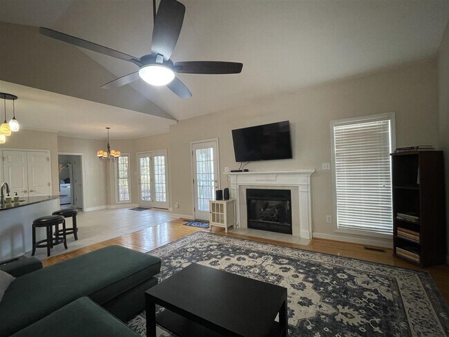 Building Photo - 11 Hialeah Pl