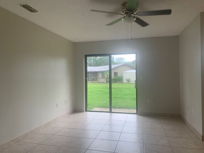 Building Photo - Best Deal in Town