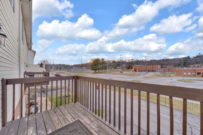 Foto del edificio - 2101 Cherokee Rd #8
