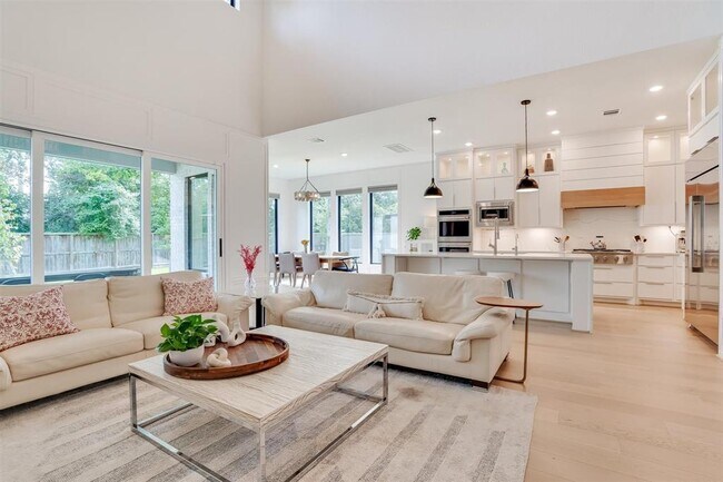 Building Photo - 8 Ovation Grv Pl