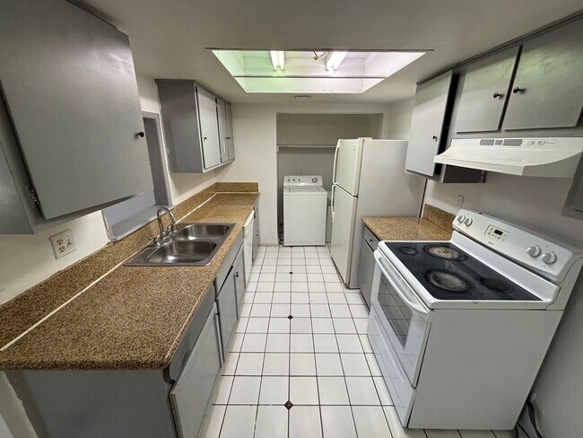 Foto del edificio - 6991 Kepler Dr