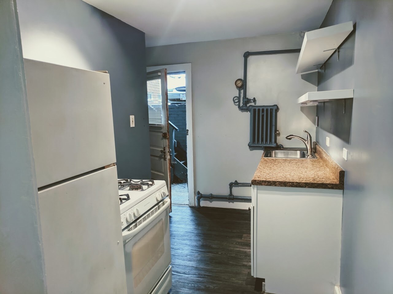 Lakewood Premier Apartments – 15605 Madison-