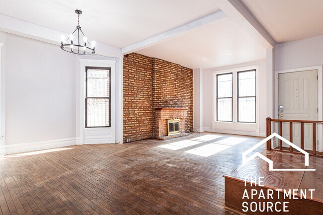 Building Photo - 2943 N Halsted St