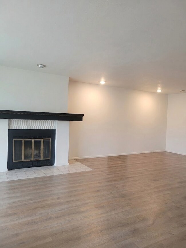 Foto del edificio - Two Bedroom Condo Available In Downtown Boulder