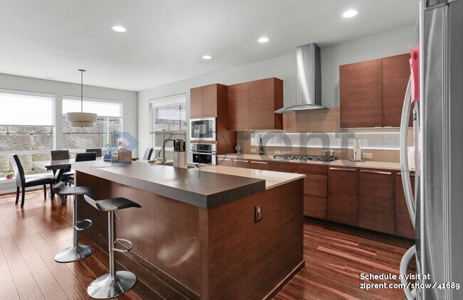 Foto del edificio - 4108 168th Pl SE