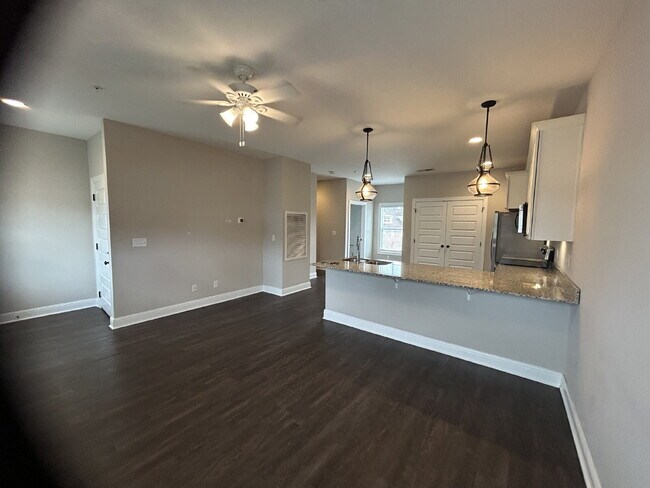 Foto del edificio - 2BD 2.5 BA TOWNHOME FOR RENT CLOSE TO TTU!