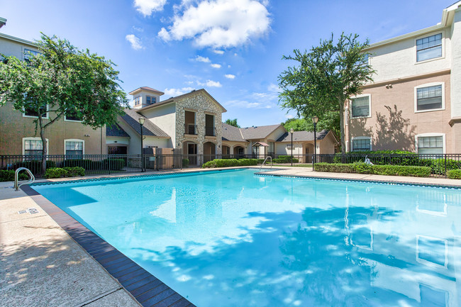 Rosemont at Oak Hollow Apartments - Dallas, TX | Apartments.com