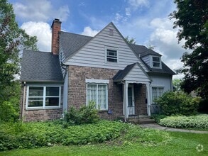 Building Photo - 85 Continental Dr