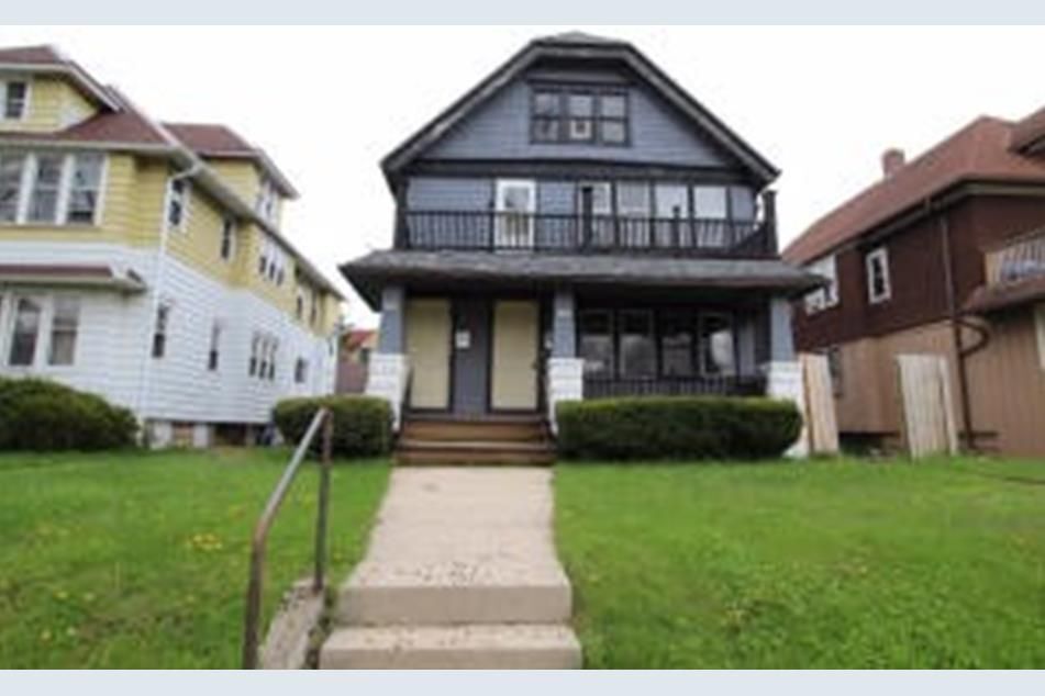 Primary Photo - 2944 N. 44th Street - 2 Bedroom Lower