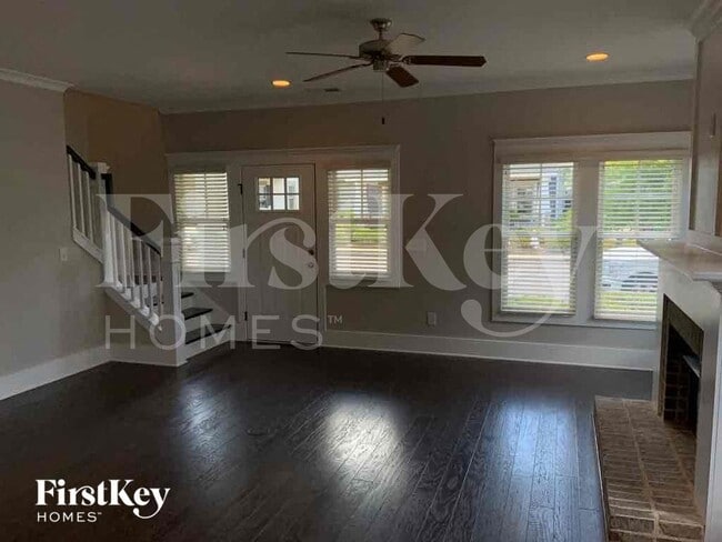 Foto del edificio - 3330 Sawyer Dr