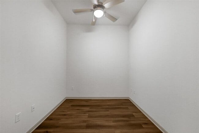 Foto del edificio - 1441 East St