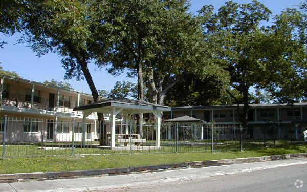 Building Photo - Elmhurst Place Apartments