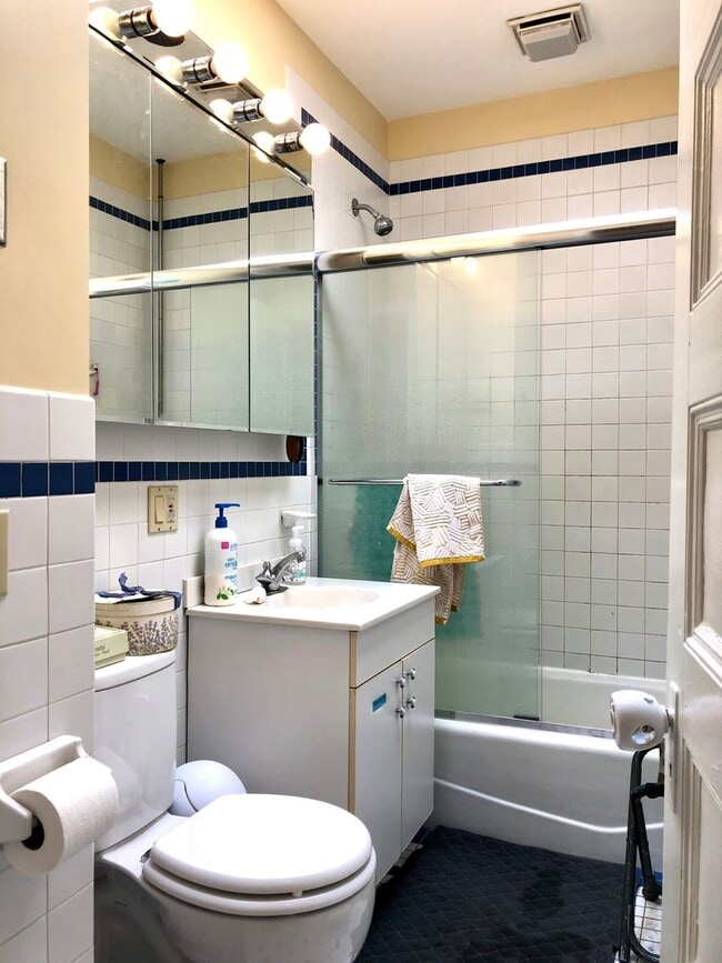 Building Photo - Gorgeous 2 bedroom near Harvard & Porter!