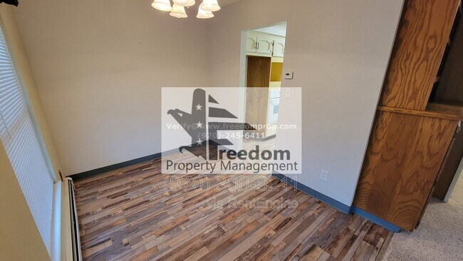 Building Photo - 595 Starlight Dr