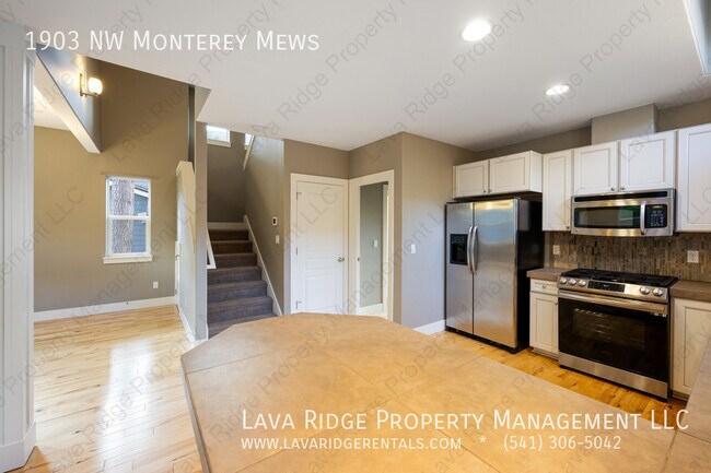 Building Photo - 1903 NW Monterey Mews Ln