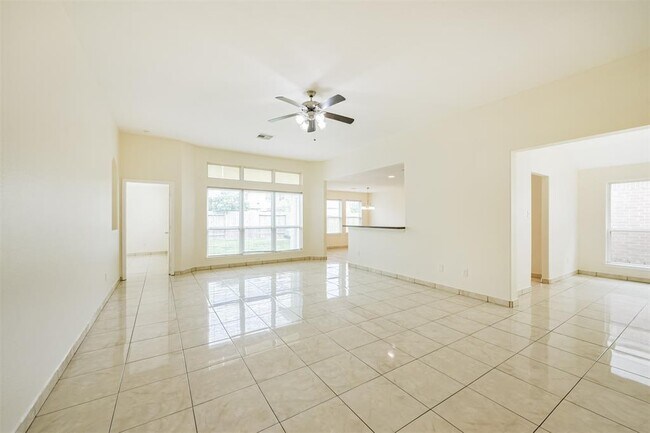 Building Photo - 7615 Paprika Ln