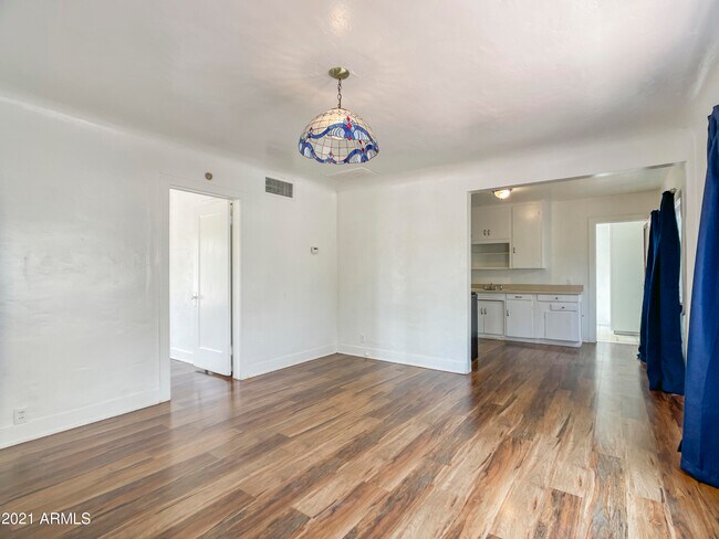 Building Photo - 1714 16th Ave