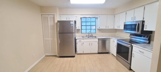 Foto del edificio - 4518 Nettle Creek Ct