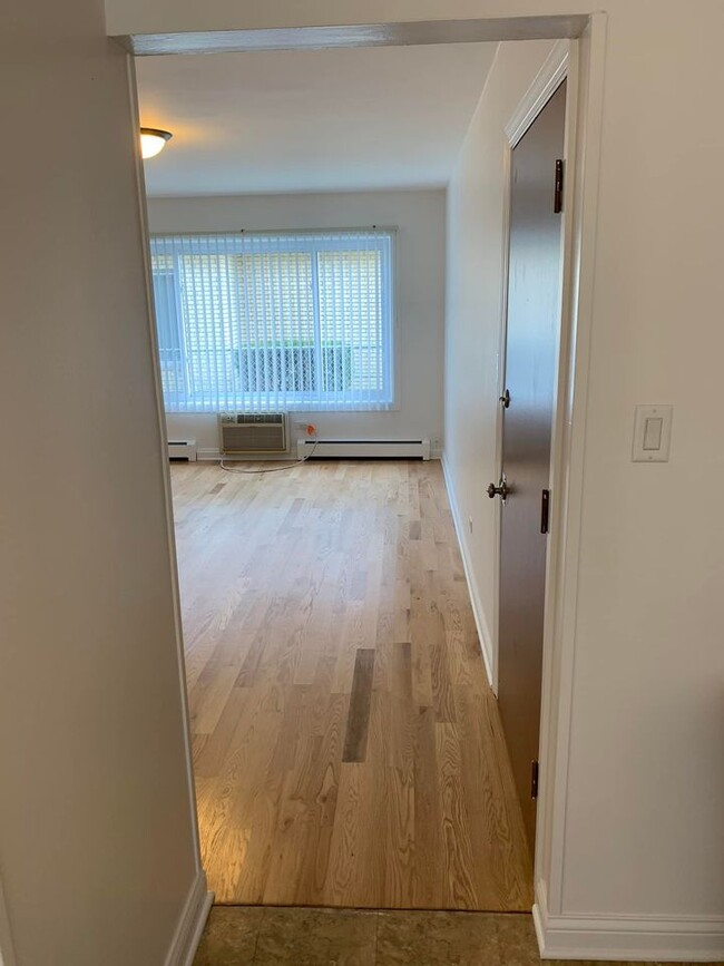 Foto del edificio - 8447 W 79th St