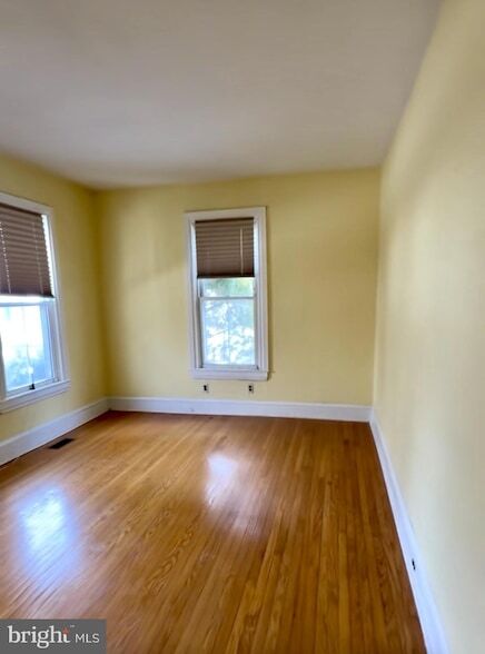 Photo - 136 Maple Terrace House