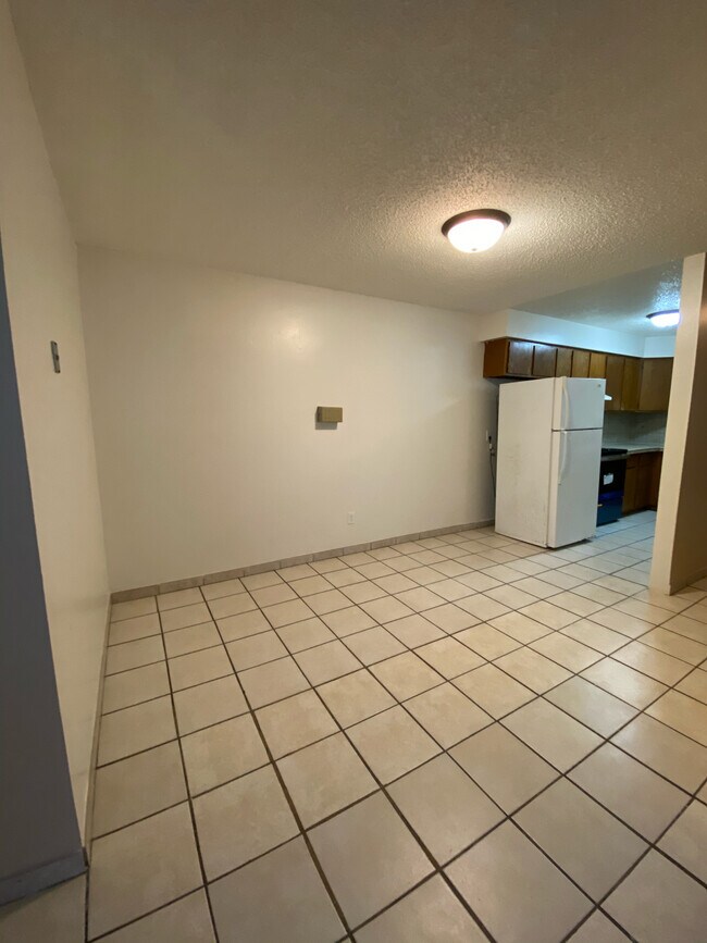 Foto del edificio - 310 N Larkin Ave
