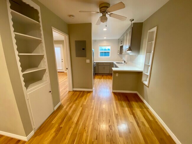 Hallway - 919 20th St