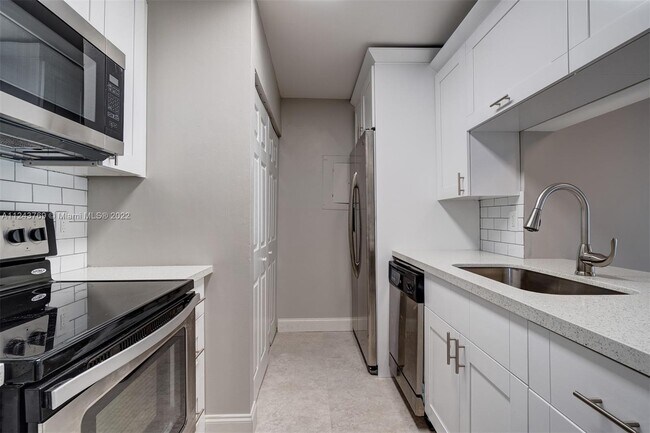 Foto del edificio - 10035 Winding Lake Rd